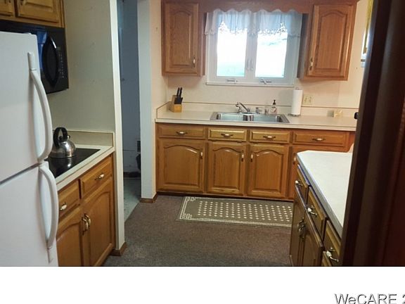 4th image of 902 Carolyn Dr