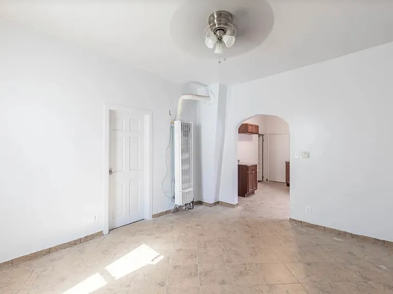 2752 S Kedvale Ave #2R — Photo 2