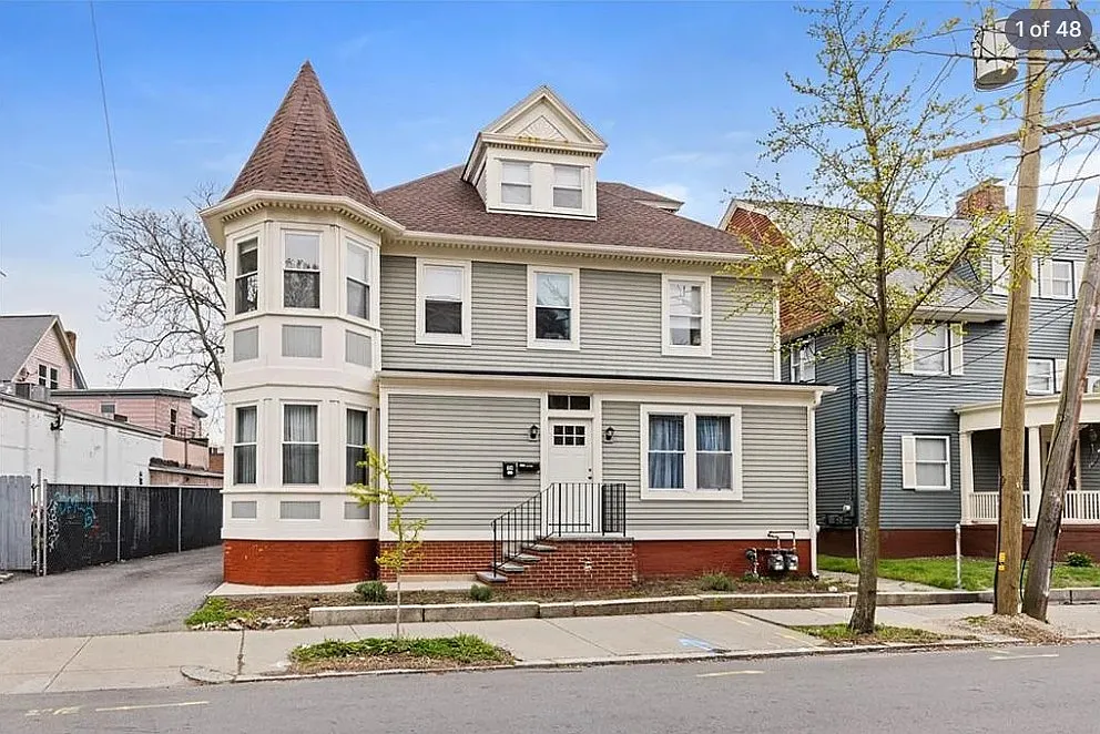 3 bed, $2,500 — Photo 1