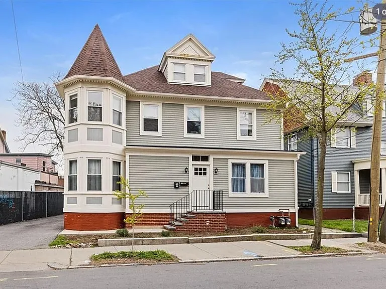156 Vinton St — Photo 1