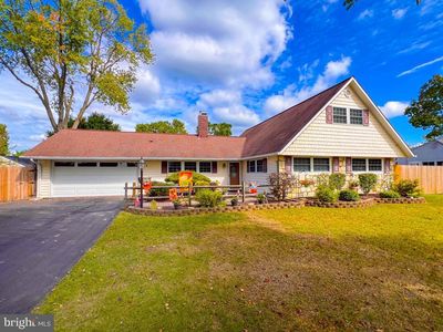 32 Smoketree Rd, Levittown, PA, 19056