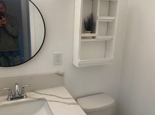 484 Penrose Dr APT C, Corona, CA 92878