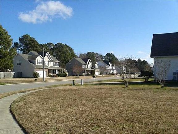 3rd image of 14 Croft Ct