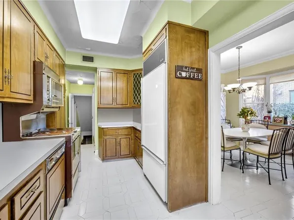 2114 Avenue N image 7 of 24