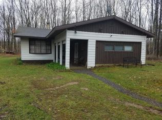 10 Poplar Rd, Pleasant Mount, PA 18453