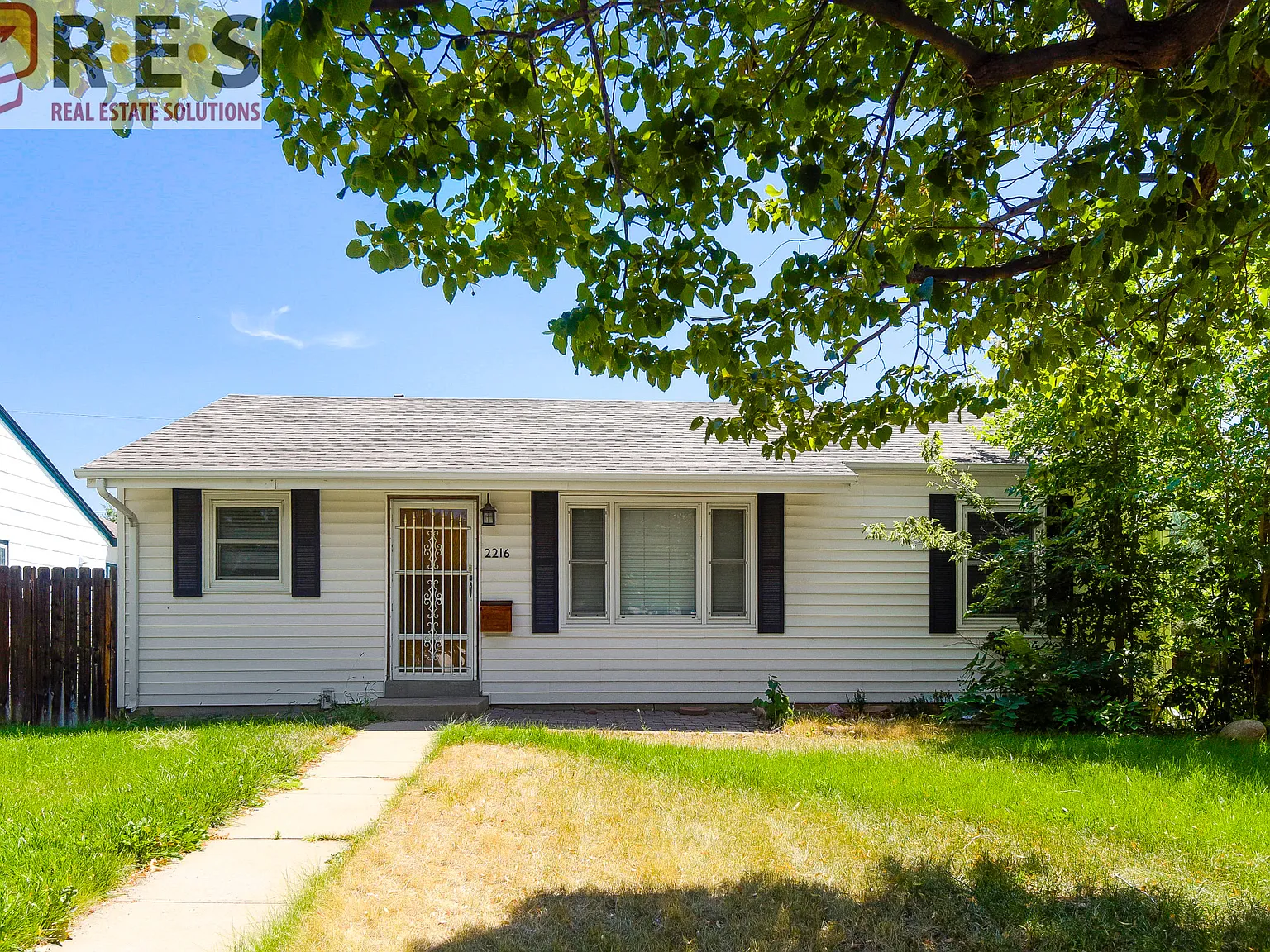 3 bed, 936 sqft, $2,095 — Photo 1