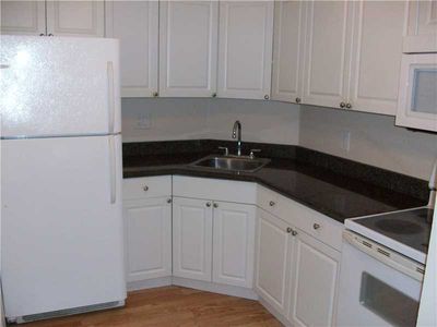 136 NE 19th Ct APT 215F, Wilton Manors, FL, 33305