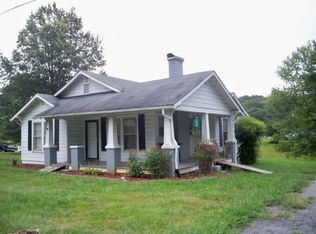 902 Sparta Rd, N Wilkesboro, NC 28659
