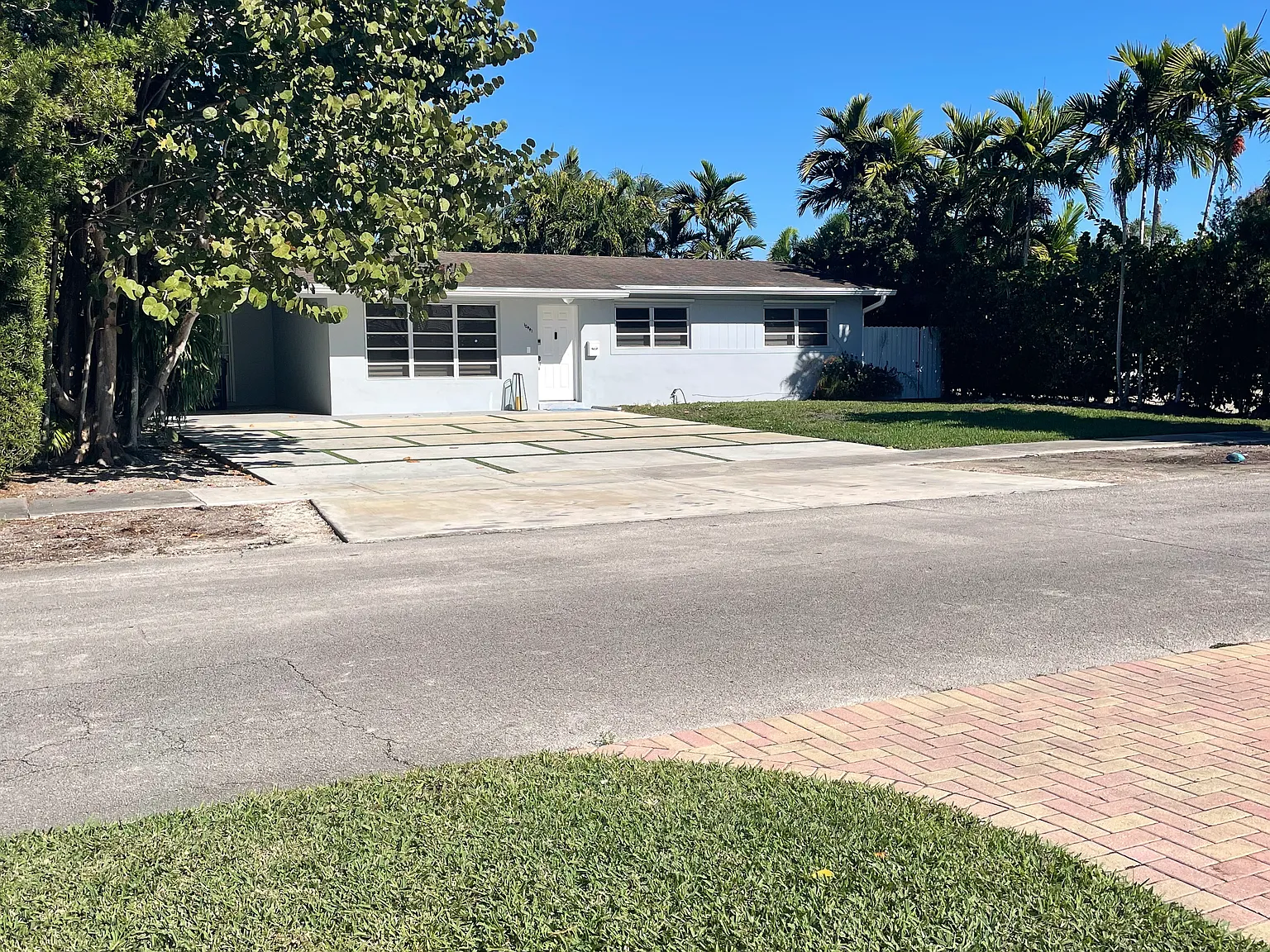 10441 SW 54th St — Photo 3