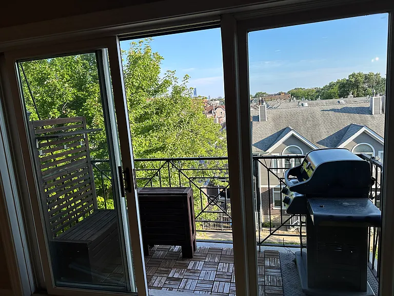1148 W Roscoe St #4W — Photo 5