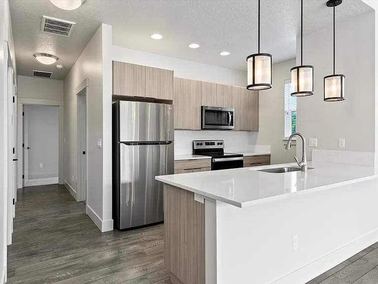 174 S Kestrel Pl — Photo 8