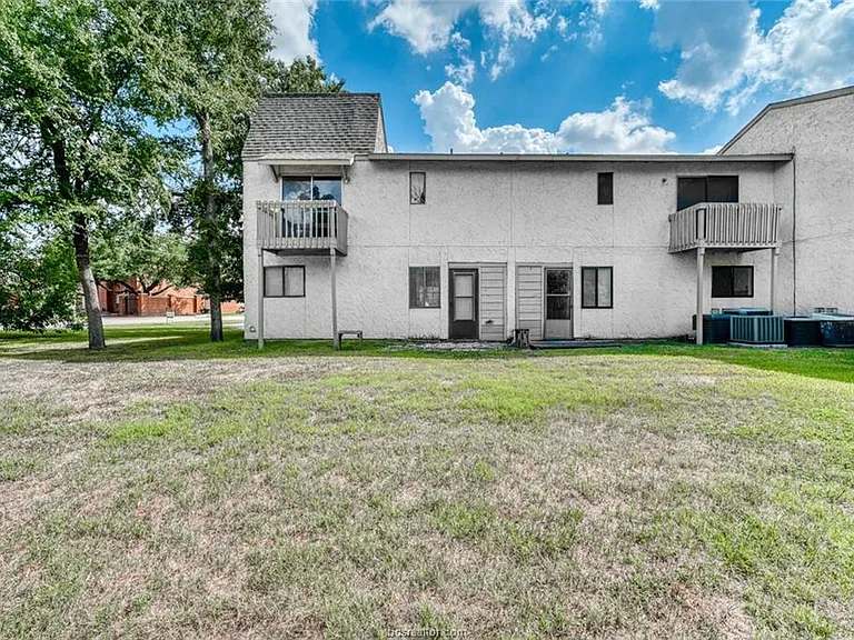 4401 Carter Creek Pkwy #15 — Photo 15