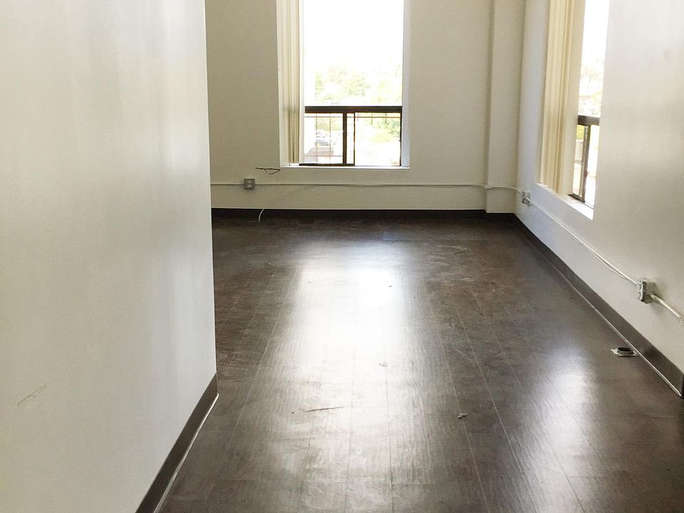 2nd image of 281 S Thomas St Ste 401