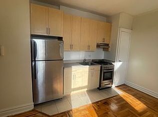 32-52 33rd St #F-3, Astoria, NY 11106