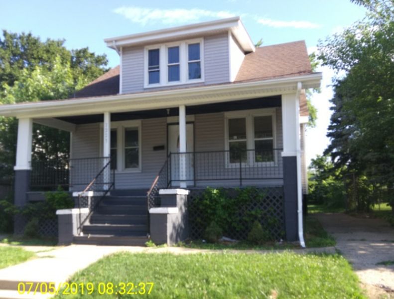 1st image of 1223 E Hines Ave