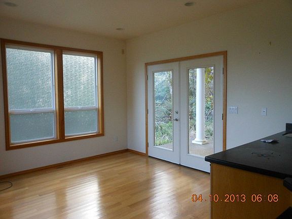 4th image of 500 SE Totten Shores Dr