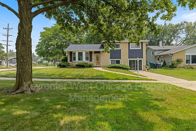 2 bed, 2.0 bath, 1798 sqft, $3,350 — Photo 2