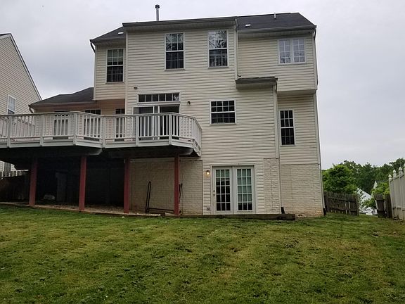 Fenced backyard with walkout basement & plenty of privacy