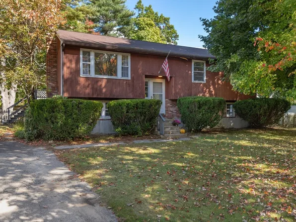 2 Quincy St, Wilmington, MA 01887