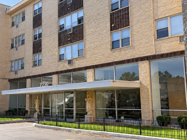 (undisclosed Address), Chicago, IL 60645
