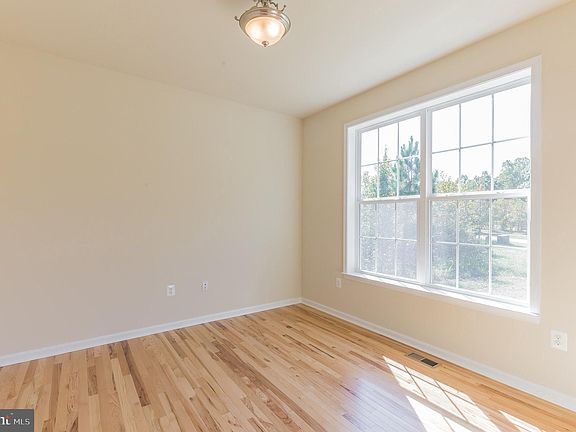4th image of 23925 Susies Ln