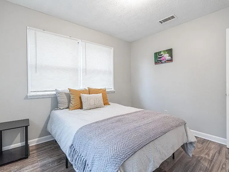 385 Dartmouth Dr SW — Photo 4