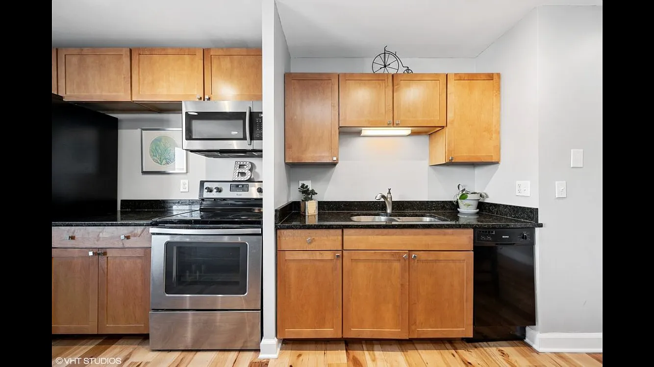 2 bed, $2,975 — Photo 4