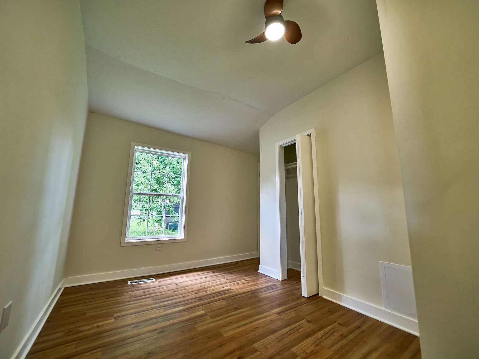 1541 Walnut Anderson — Photo 4