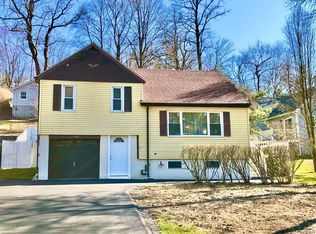 41 Red Mill Rd, Cortlandt Manor, NY 10567