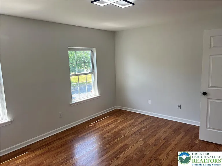 2593 Halleck Dr — Photo 27