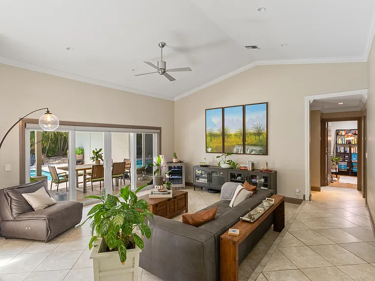 4050 NW 7th Ln — Photo 31