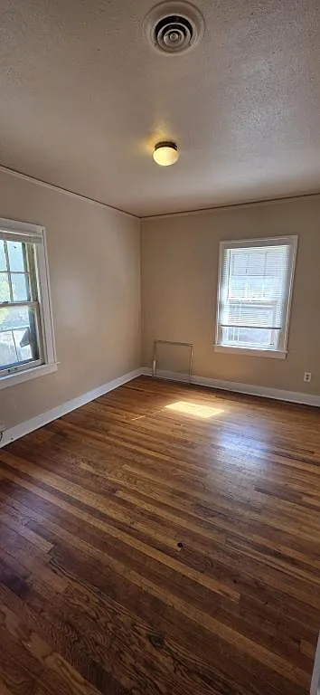 56 Waldo St — Photo 4
