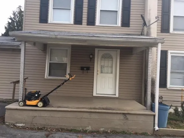 251 E Franklin St, New Holland, PA 17557