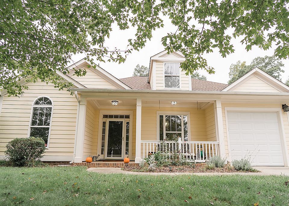 1st image of 467 Walden Park Dr