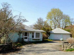 17 Mulberry Rd, Bristol, RI 02809