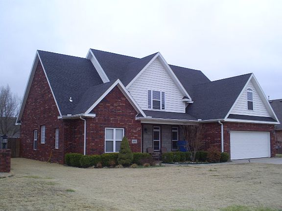 2nd image of 600 Lyndal Ln