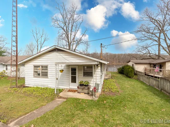 11258 Riverside Dr, White Pigeon, MI 49099