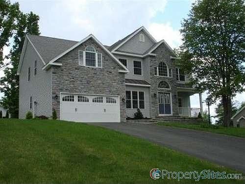 2nd image of 116 Hickory Ct
