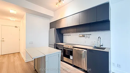 181 Dundas St E Photo 1