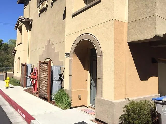 2032 Almaden Rd photo 1