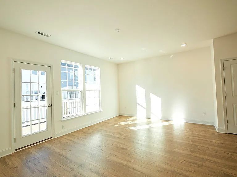 13868 Randolph Pond Ln — Photo 35