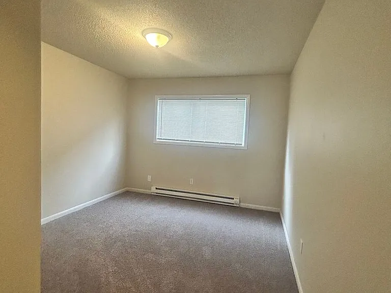 1806 E Fourth Plain Blvd — Photo 8