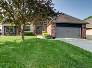 5052 E Cherry Pl, Springfield, MO 65809