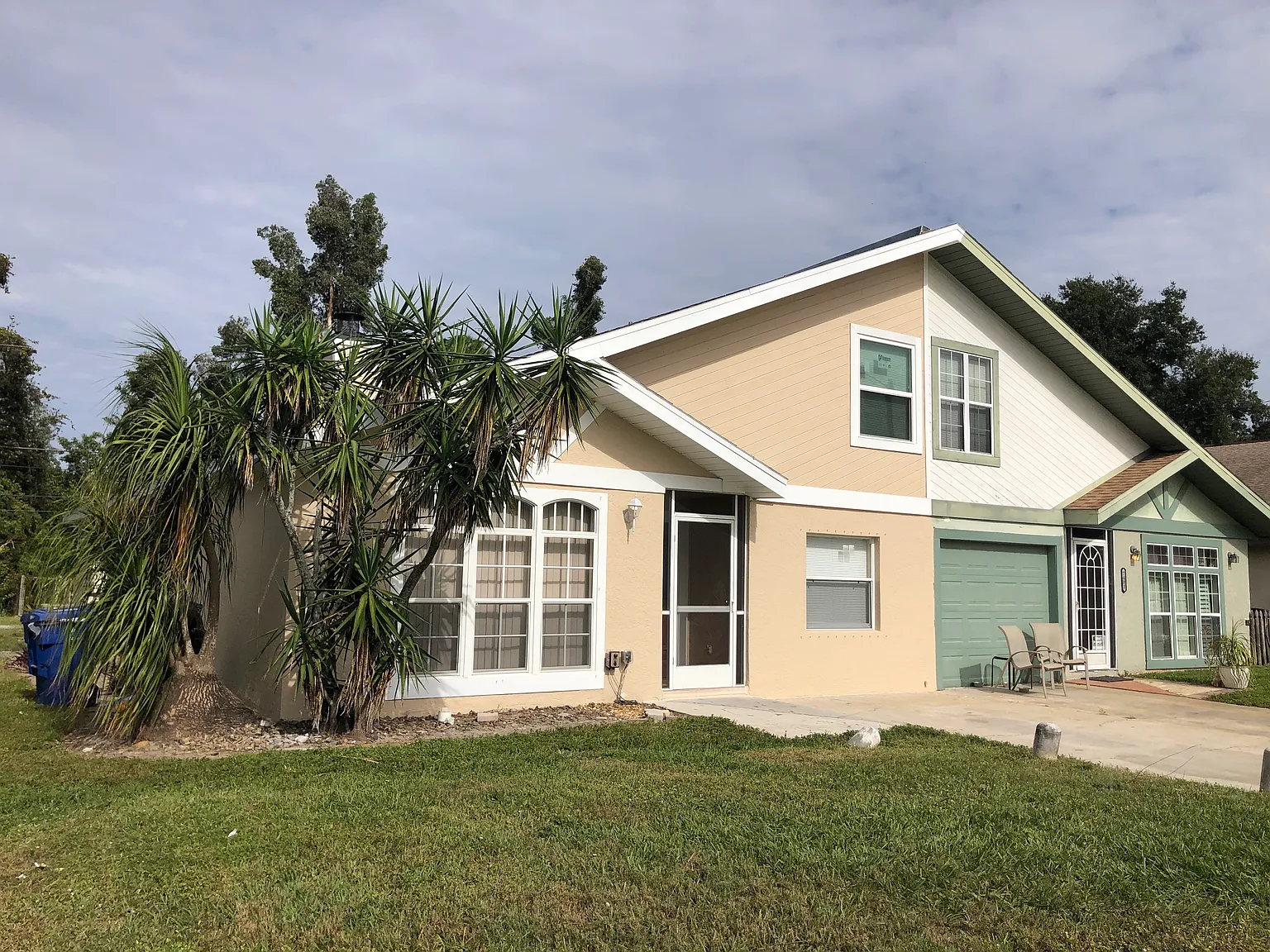 5 bed, 2360 sqft, $2,400 — Photo 2