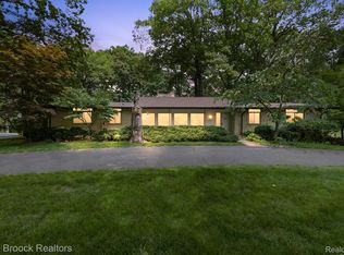 5545 Forman Dr, Bloomfield Hills, MI 48301