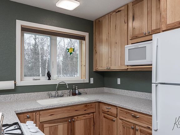 4th image of 10207 Friendly Rd