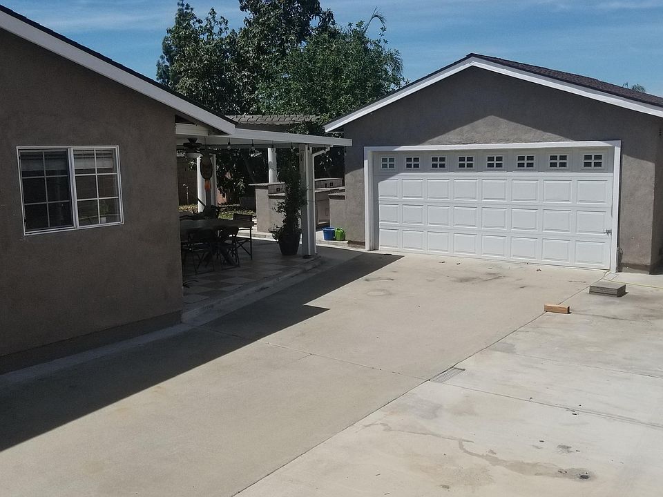 GARAGE AND RV PARKING AREA 