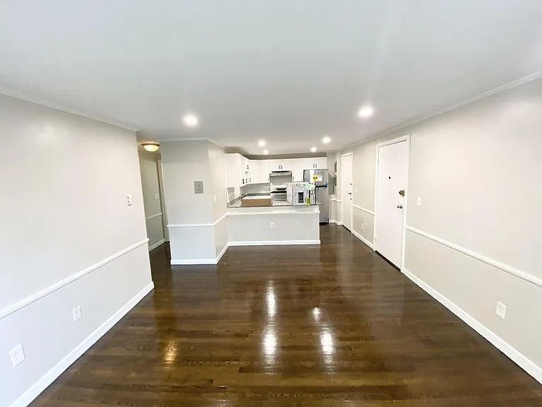 520 Talbot Ave #8 — Photo 11