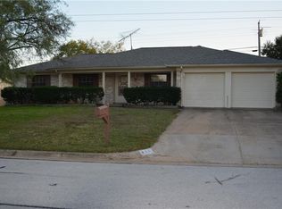 816 Springdale Rd, Bedford, TX 76021