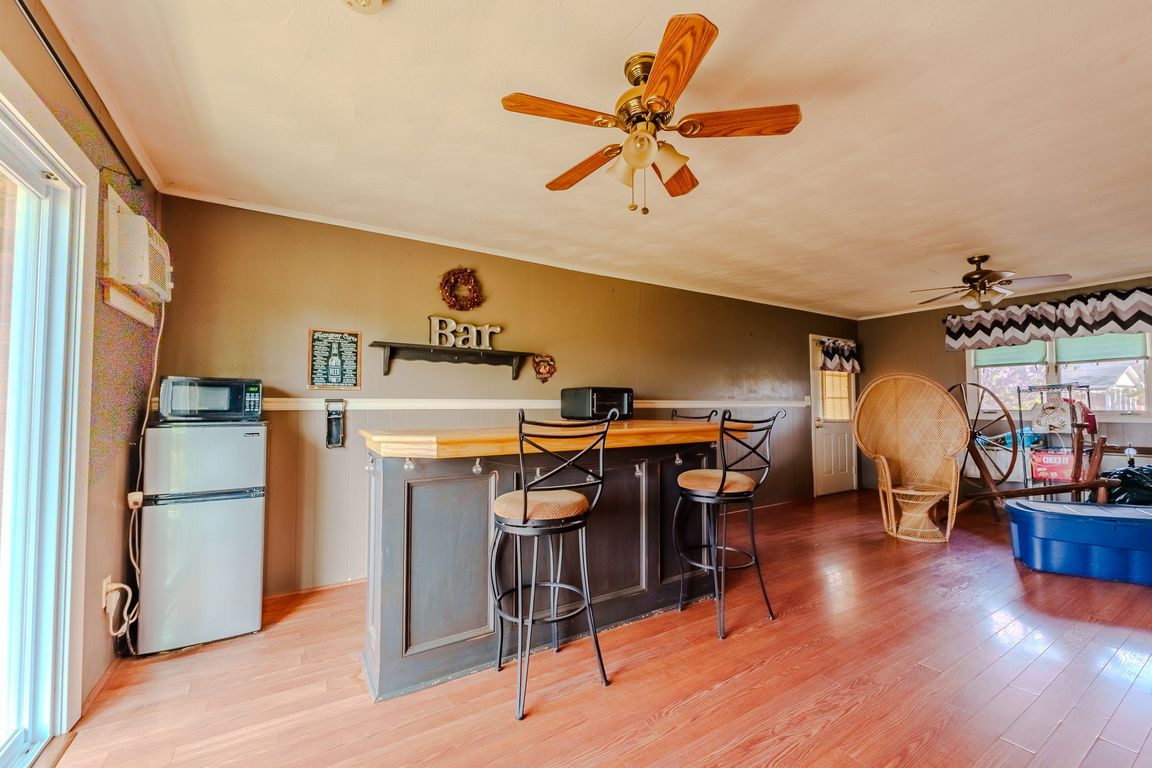 next background image